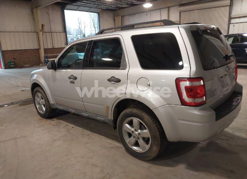 Photo 3 of 2009 Ford Escape XLT (VIN 1FMCU03G69KA93839)