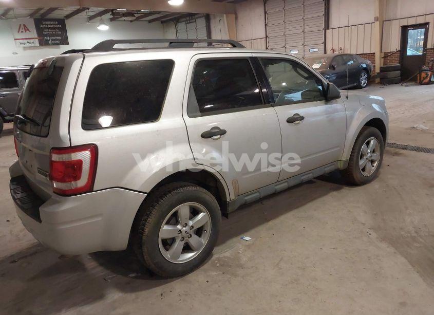 Photo 4 of 2009 Ford Escape XLT (VIN 1FMCU03G69KA93839)