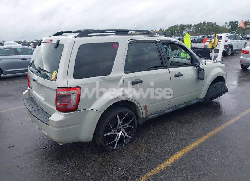 Photo 4 of 2009 Ford Escape XLT (VIN 1FMCU03G69KB34986)