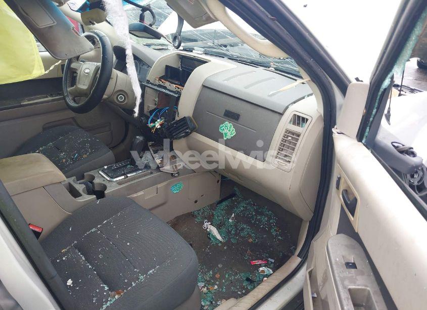 Photo 5 of 2009 Ford Escape XLT (VIN 1FMCU03G69KB34986)