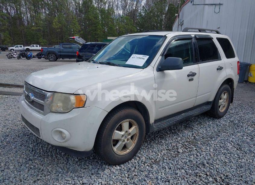 Photo 2 of 2009 Ford Escape XLT (VIN 1FMCU03G79KA82039)