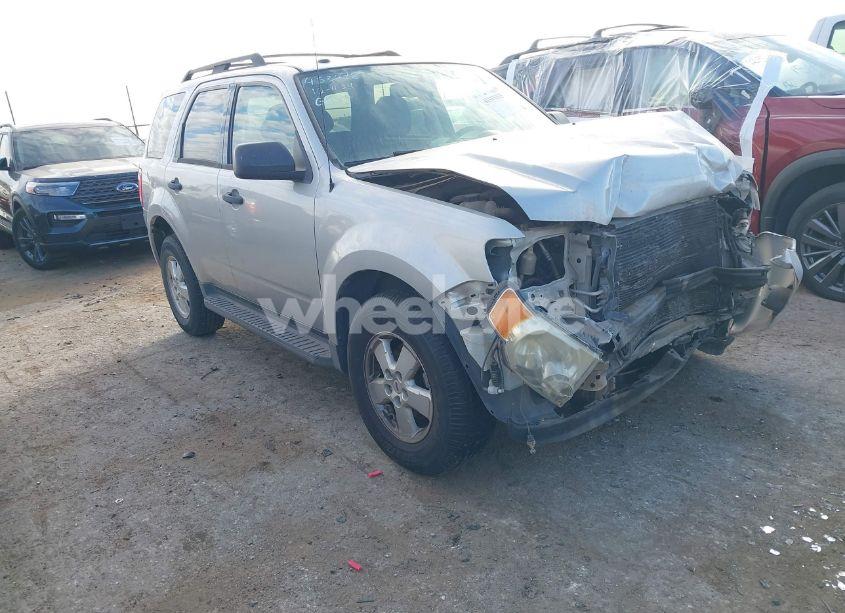 2009 Ford Escape XLT (VIN 1FMCU03G79KC98327) main photo