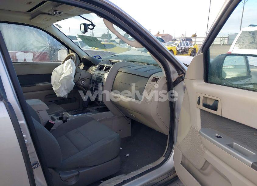 Photo 5 of 2009 Ford Escape XLT (VIN 1FMCU03G79KC98327)
