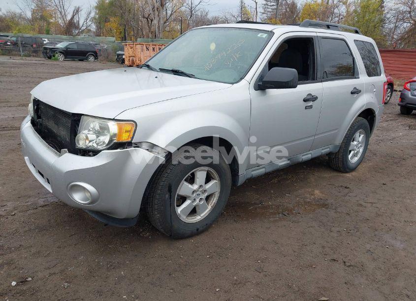 Photo 2 of 2009 Ford Escape XLT (VIN 1FMCU03G79KC98490)