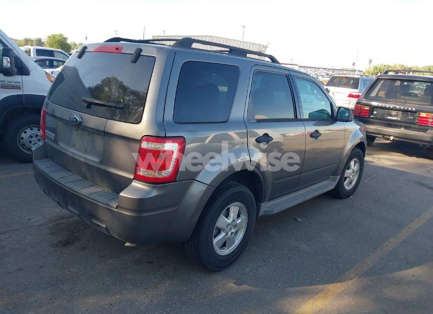 Photo 4 of 2009 Ford Escape XLT (VIN 1FMCU03G89KA53827)