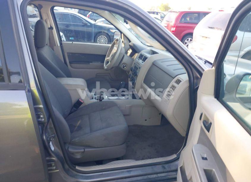 Photo 5 of 2009 Ford Escape XLT (VIN 1FMCU03G89KA53827)