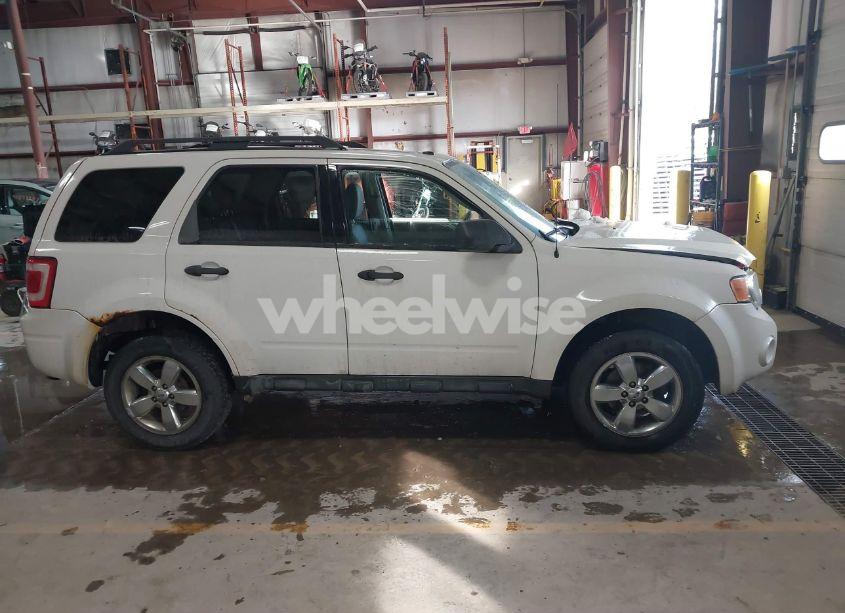 Photo 13 of 2009 Ford Escape XLT (VIN 1FMCU03G99KB02517)