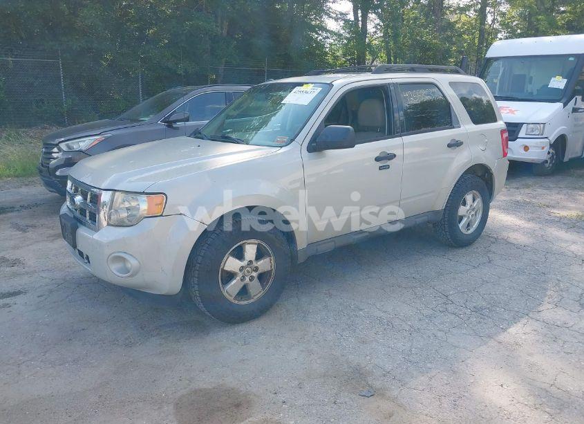 Photo 2 of 2009 Ford Escape XLT (VIN 1FMCU03GX9KA29285)