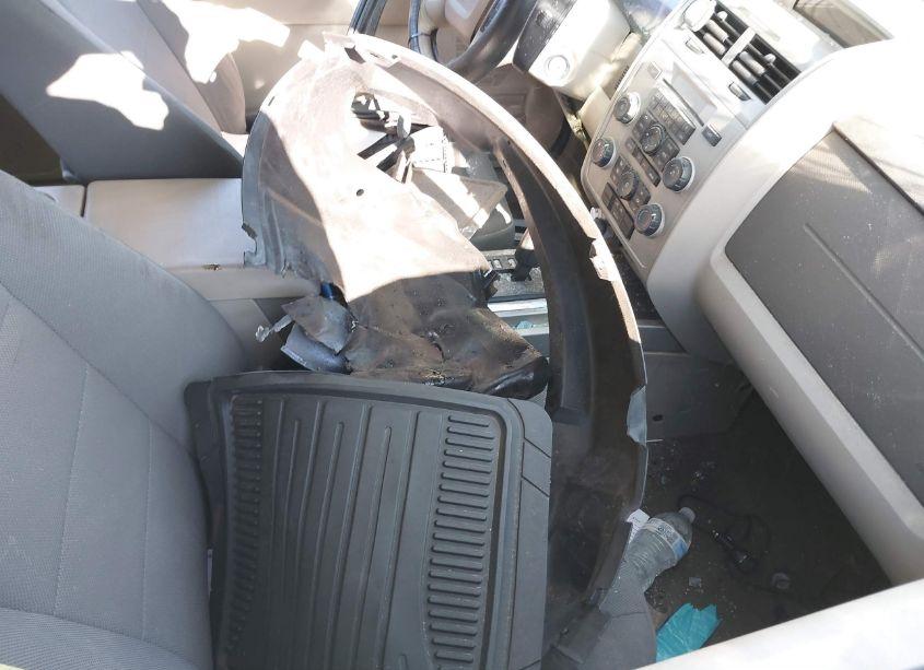 Photo 5 of 2009 Ford Escape XLT (VIN 1FMCU03GX9KA63405)