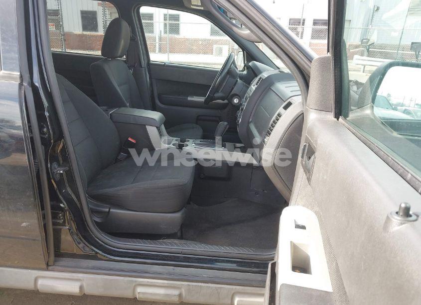 Photo 5 of 2009 Ford Escape XLT (VIN 1FMCU03GX9KB54514)