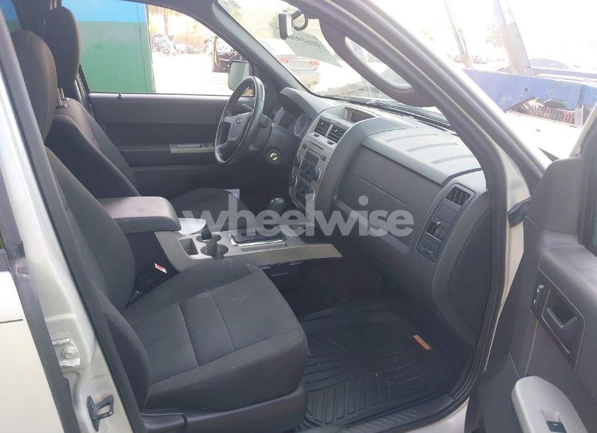 Photo 5 of 2009 Ford Escape XLT (VIN 1FMCU03GX9KD07084)