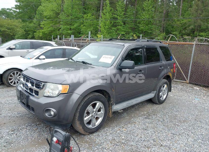 Photo 2 of 2009 Ford Escape XLT (VIN 1FMCU03GX9KD11295)