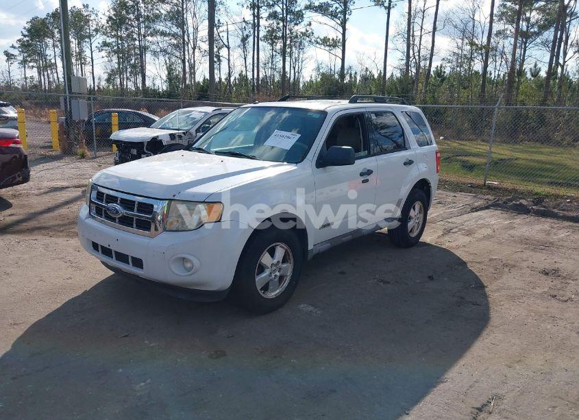 Photo 2 of 2008 Ford Escape XLT (VIN 1FMCU03Z18KA43639)