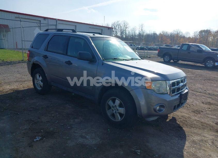 2008 Ford Escape XLT (VIN 1FMCU03Z18KC30895) main photo