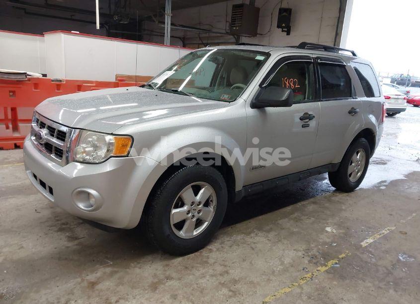 Photo 2 of 2008 Ford Escape XLT (VIN 1FMCU03Z28KA77492)
