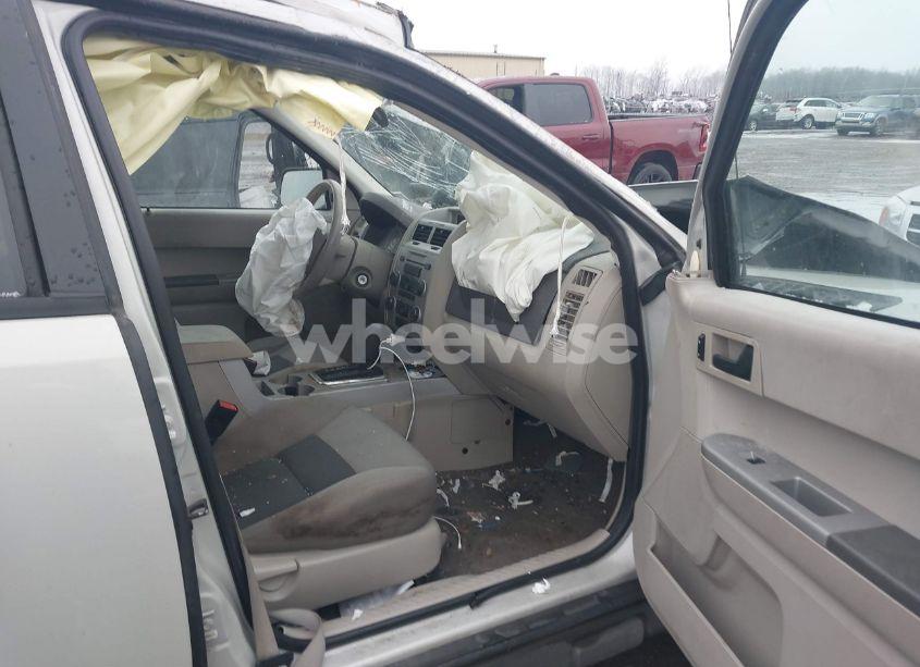 Photo 5 of 2008 Ford Escape XLT (VIN 1FMCU03Z28KE11939)
