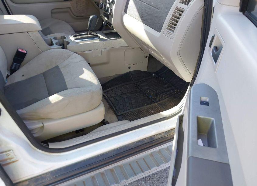 Photo 5 of 2008 Ford Escape XLT (VIN 1FMCU03Z58KD91699)