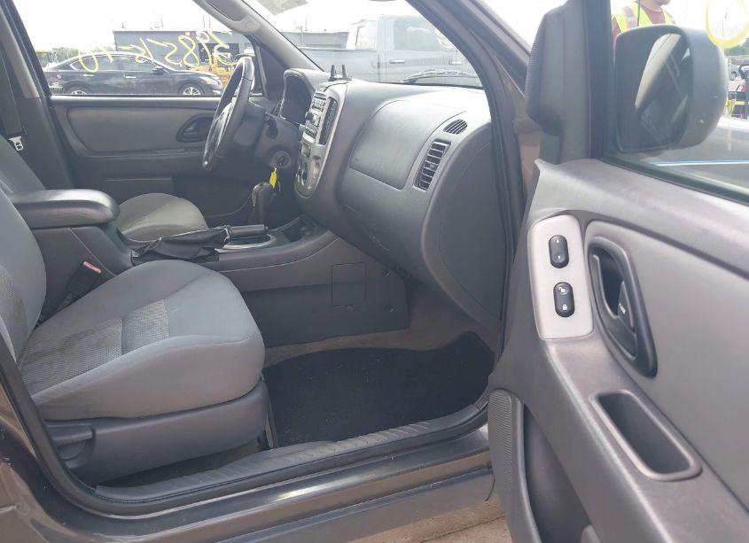 Photo 5 of 2007 Ford Escape XLT (VIN 1FMCU03Z77KA77390)