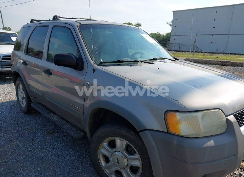 2001 Ford Escape XLT (VIN 1FMCU04101KB58456) main photo