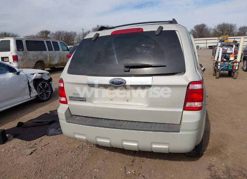 Photo 16 of 2008 Ford Escape LIMITED (VIN 1FMCU04108KD07233)