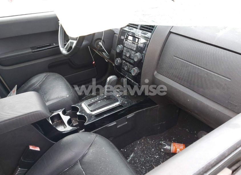 Photo 5 of 2008 Ford Escape LIMITED (VIN 1FMCU04108KD07233)