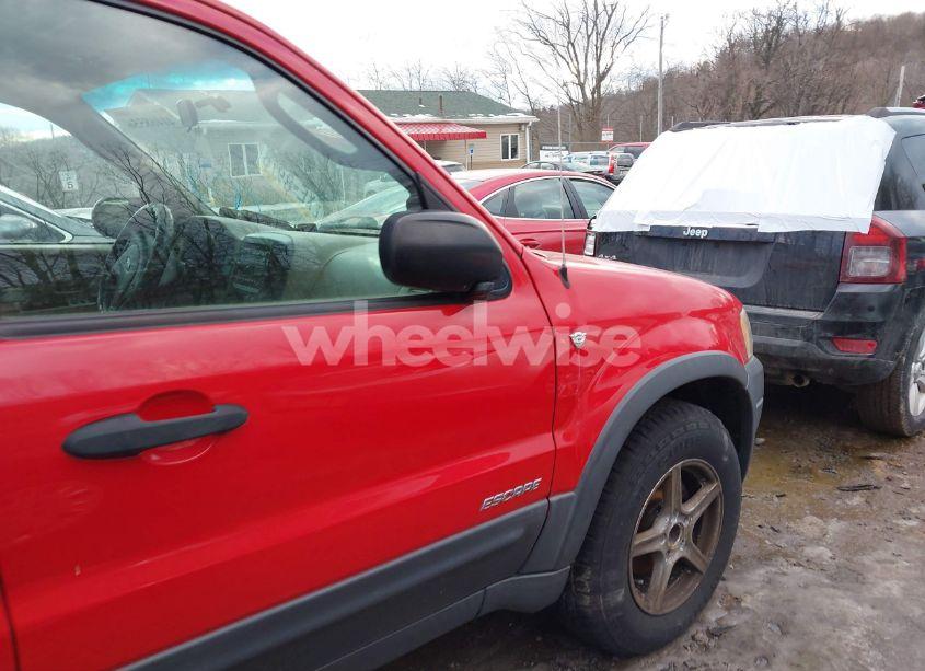 Photo 14 of 2002 Ford Escape XLT (VIN 1FMCU04132KB53687)
