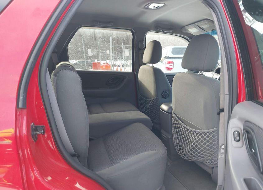 Photo 8 of 2002 Ford Escape XLT (VIN 1FMCU04132KC46810)