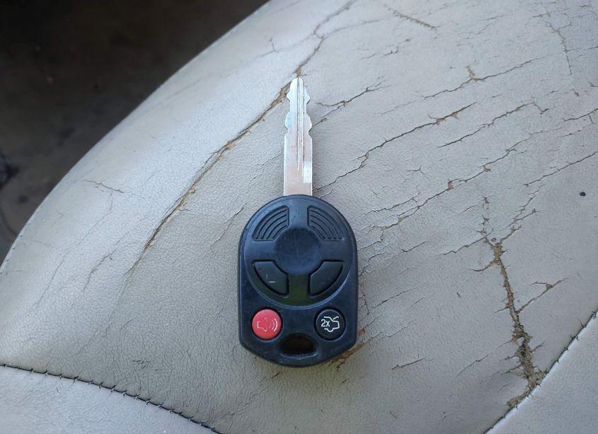 Photo 11 of 2008 Ford Escape LIMITED (VIN 1FMCU04138KD21966)