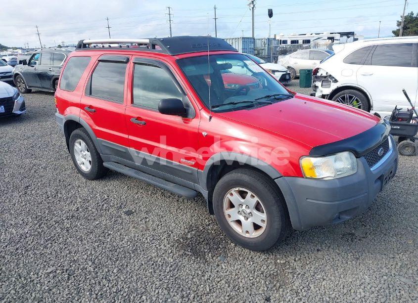 2002 Ford Escape XLT (VIN 1FMCU04142KB77352) main photo