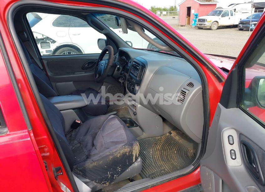 Photo 5 of 2002 Ford Escape XLT (VIN 1FMCU04142KB77352)