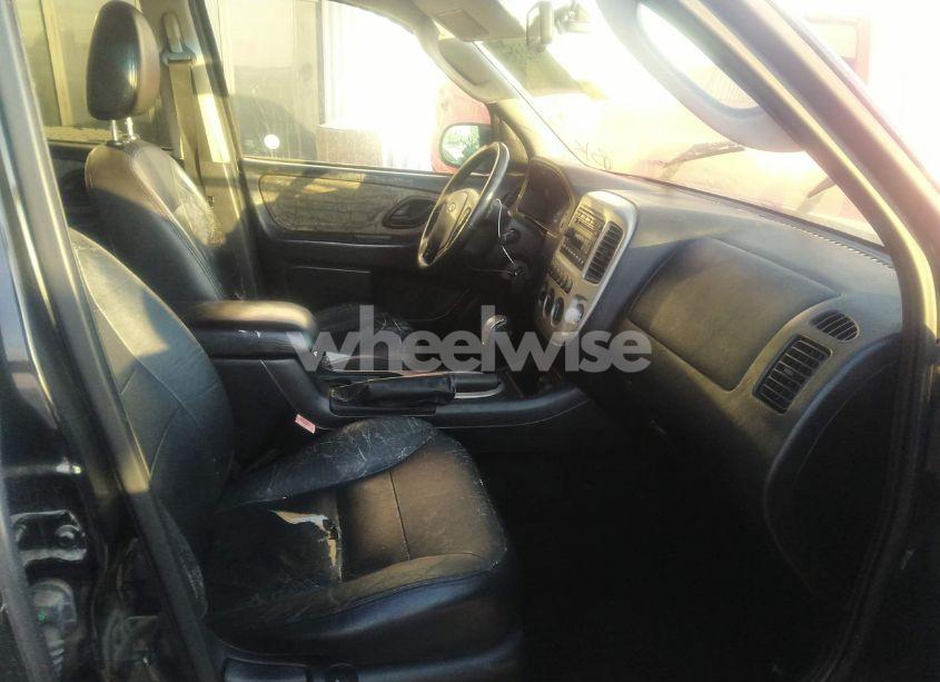 Photo 5 of 2007 Ford Escape LIMITED (VIN 1FMCU04147KA92387)