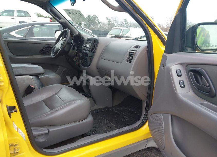 Photo 5 of 2002 Ford Escape XLT (VIN 1FMCU04152KA17559)