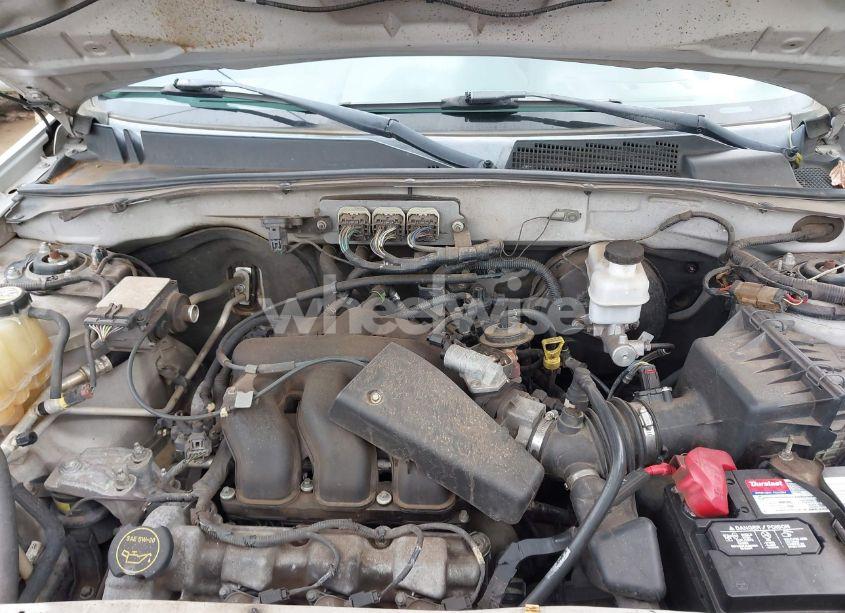 Photo 10 of 2008 Ford Escape LIMITED (VIN 1FMCU04158KB42604)