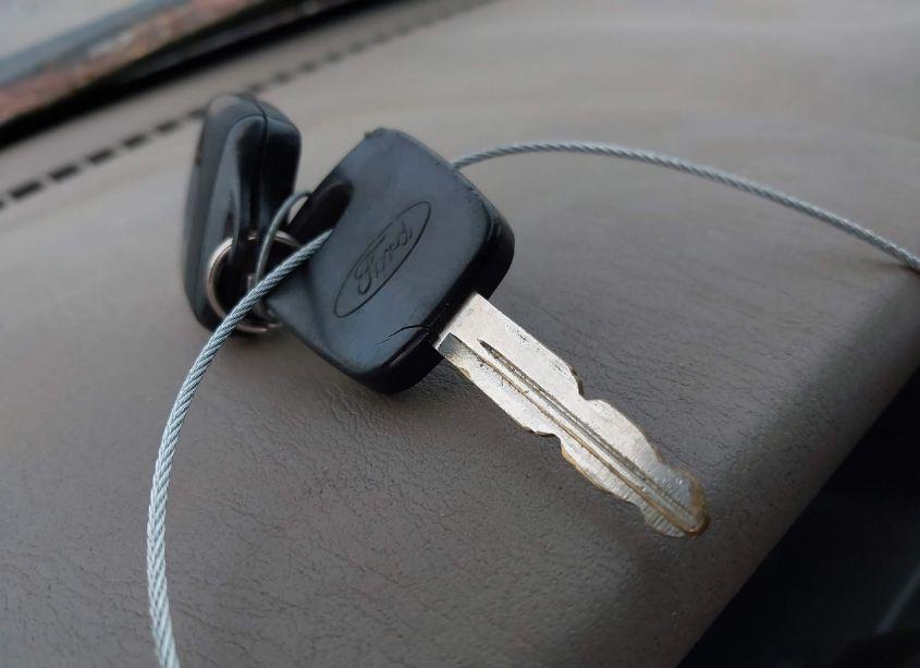 Photo 11 of 2001 Ford Escape XLT (VIN 1FMCU04161KA36734)