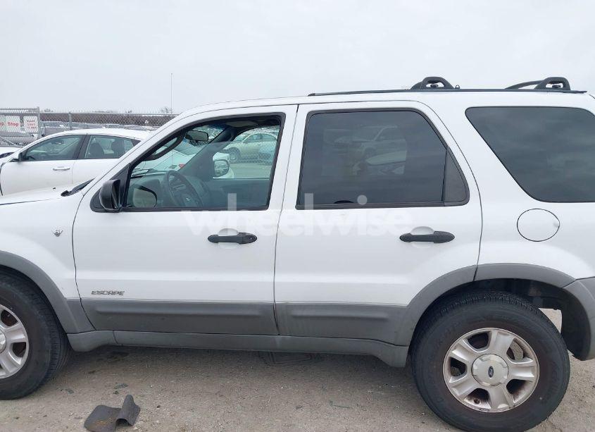 Photo 14 of 2001 Ford Escape XLT (VIN 1FMCU04161KA64209)