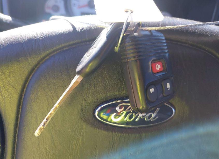 Photo 11 of 2005 Ford Escape LIMITED (VIN 1FMCU04165KB85392)