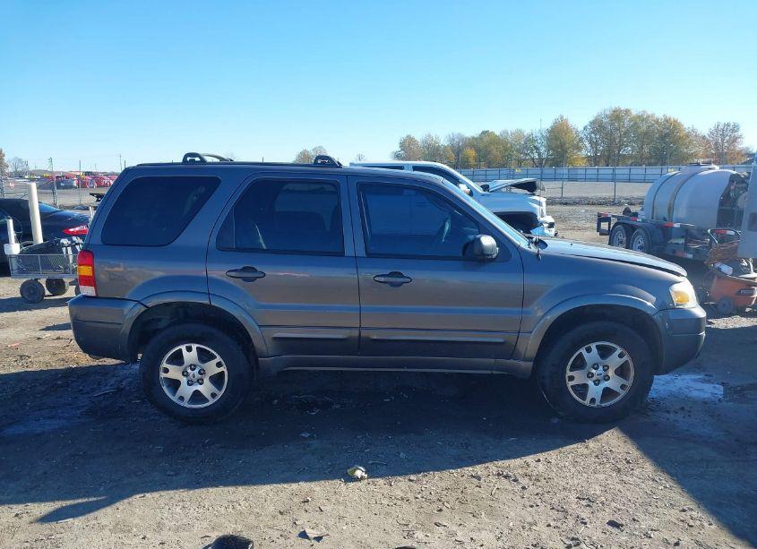 Photo 13 of 2005 Ford Escape LIMITED (VIN 1FMCU04165KB85392)