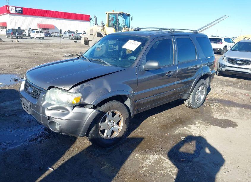 Photo 2 of 2005 Ford Escape LIMITED (VIN 1FMCU04165KB85392)