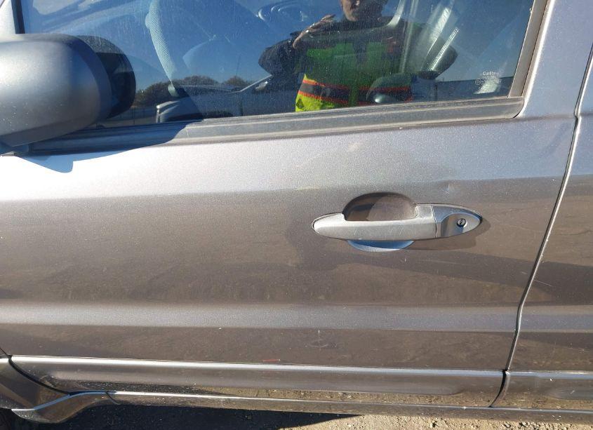 Photo 20 of 2005 Ford Escape LIMITED (VIN 1FMCU04165KB85392)