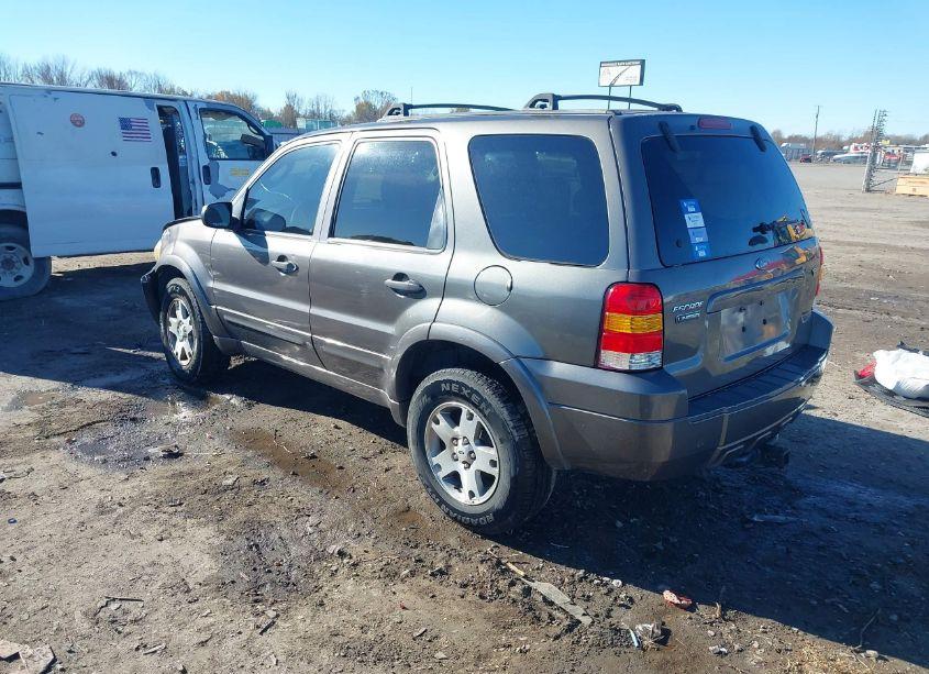 Photo 3 of 2005 Ford Escape LIMITED (VIN 1FMCU04165KB85392)