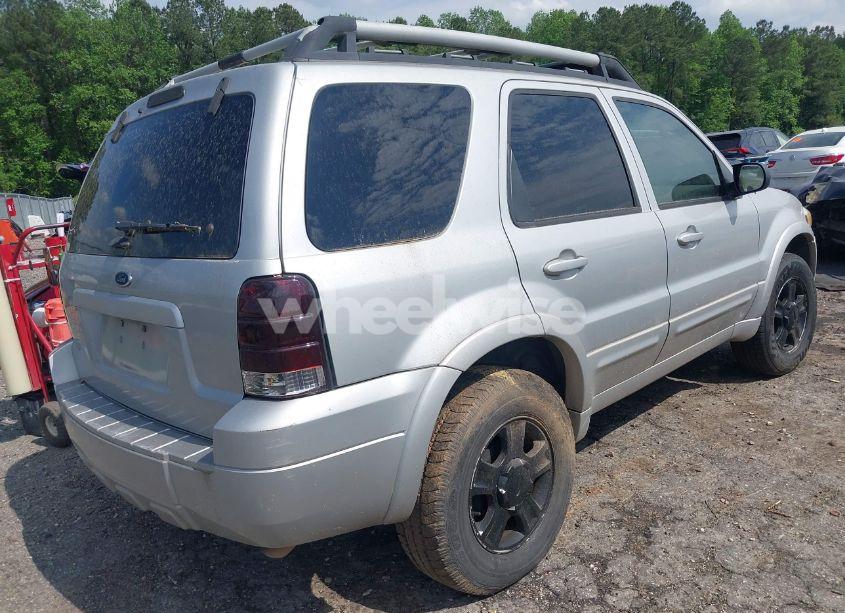 Photo 4 of 2007 Ford Escape LIMITED (VIN 1FMCU04167KA09610)