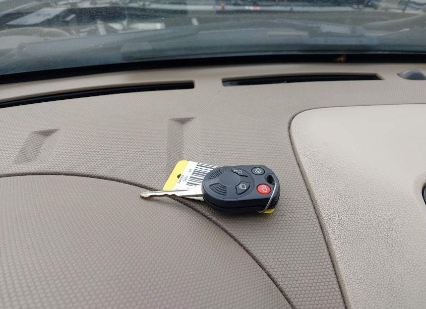 Photo 11 of 2008 Ford Escape LIMITED (VIN 1FMCU04168KB92704)