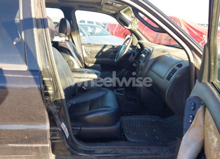 Photo 5 of 2002 Ford Escape XLT (VIN 1FMCU04172KD67467)