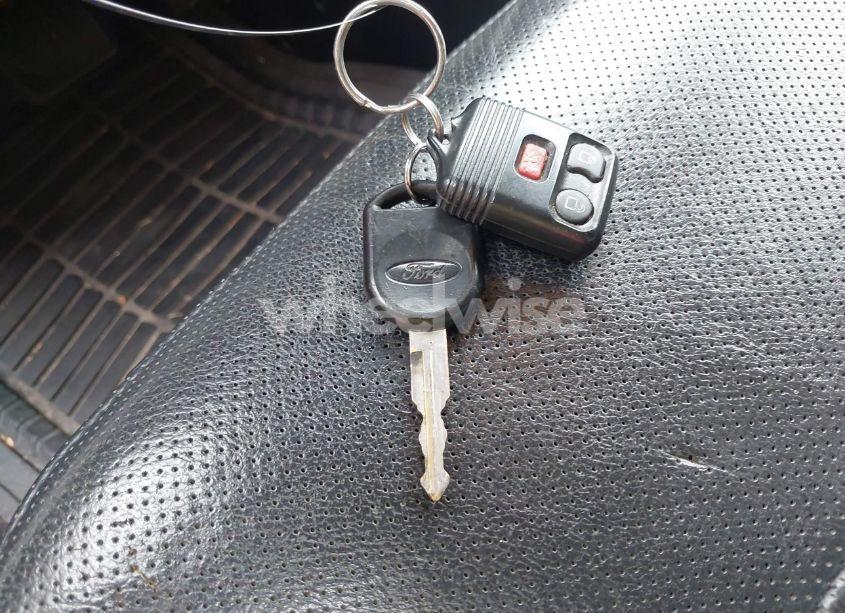 Photo 11 of 2005 Ford Escape LIMITED (VIN 1FMCU04175KA81266)