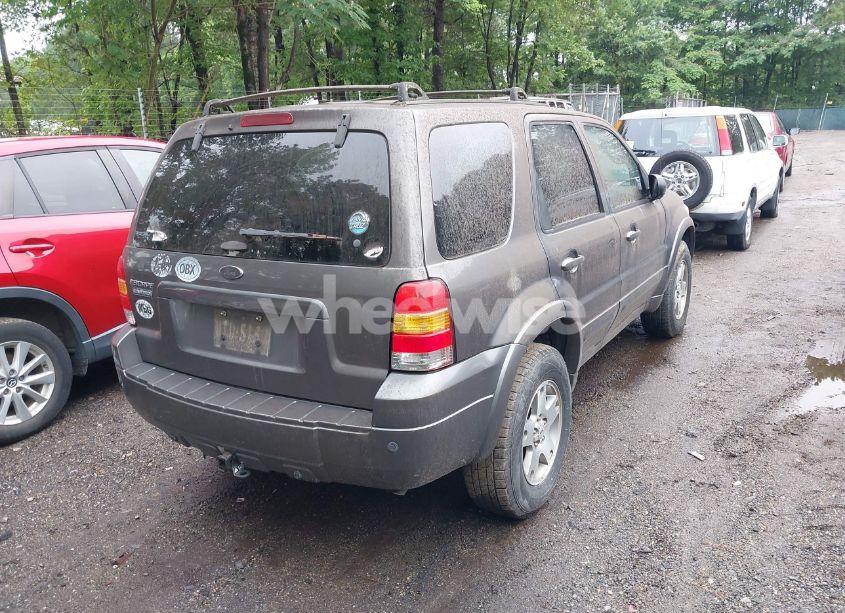 Photo 4 of 2005 Ford Escape LIMITED (VIN 1FMCU04175KA81266)