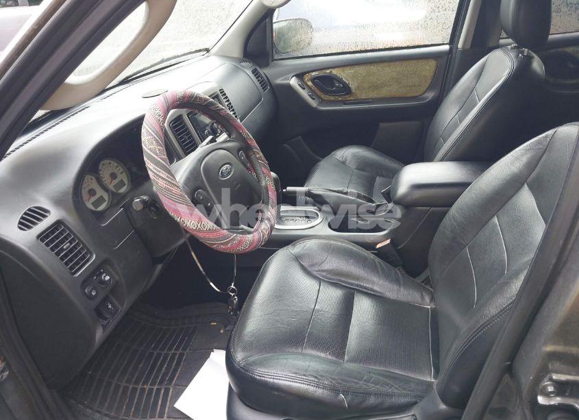 Photo 5 of 2005 Ford Escape LIMITED (VIN 1FMCU04175KA81266)