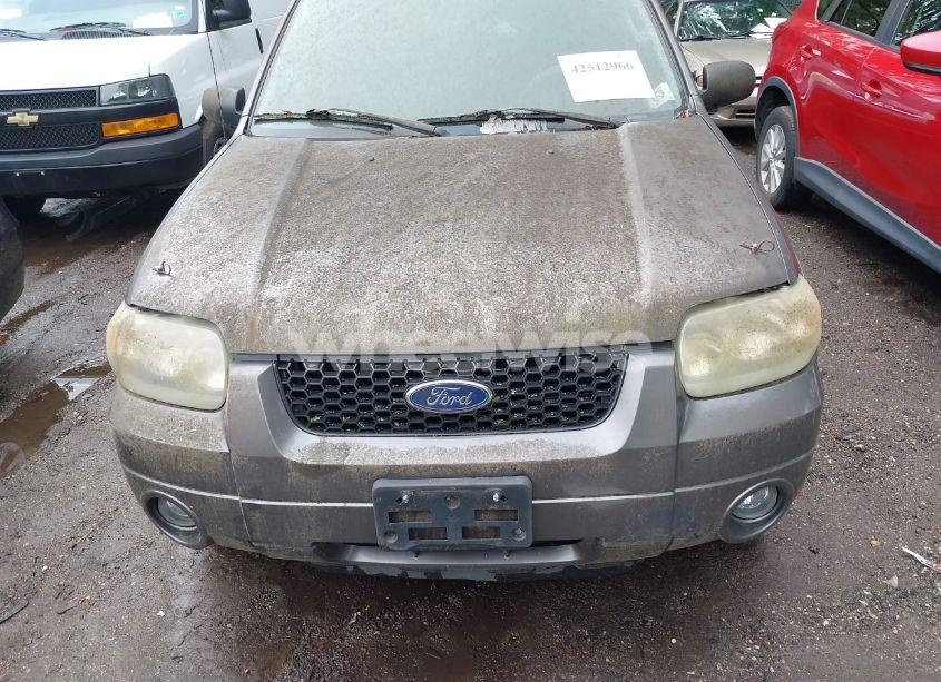 Photo 6 of 2005 Ford Escape LIMITED (VIN 1FMCU04175KA81266)