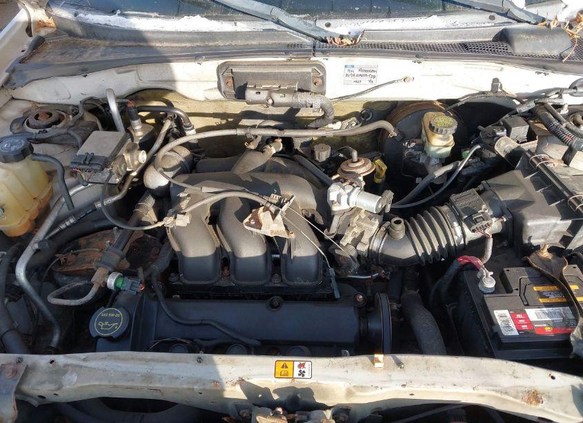 Photo 10 of 2002 Ford Escape XLT (VIN 1FMCU04182KD82690)