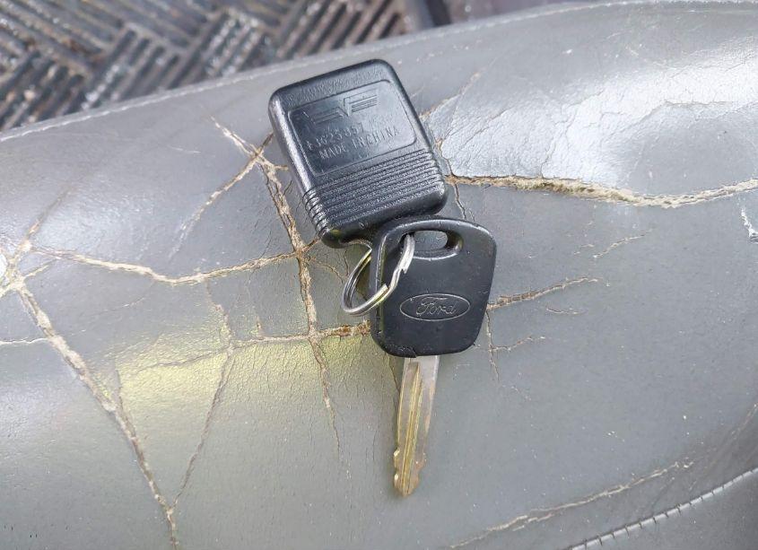 Photo 11 of 2002 Ford Escape XLT (VIN 1FMCU04182KD82690)