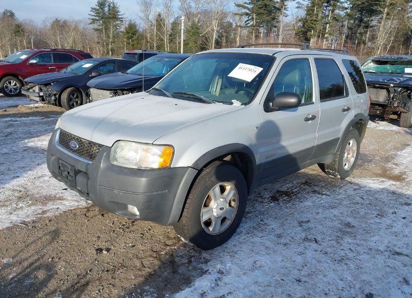 Photo 2 of 2002 Ford Escape XLT (VIN 1FMCU04182KD82690)